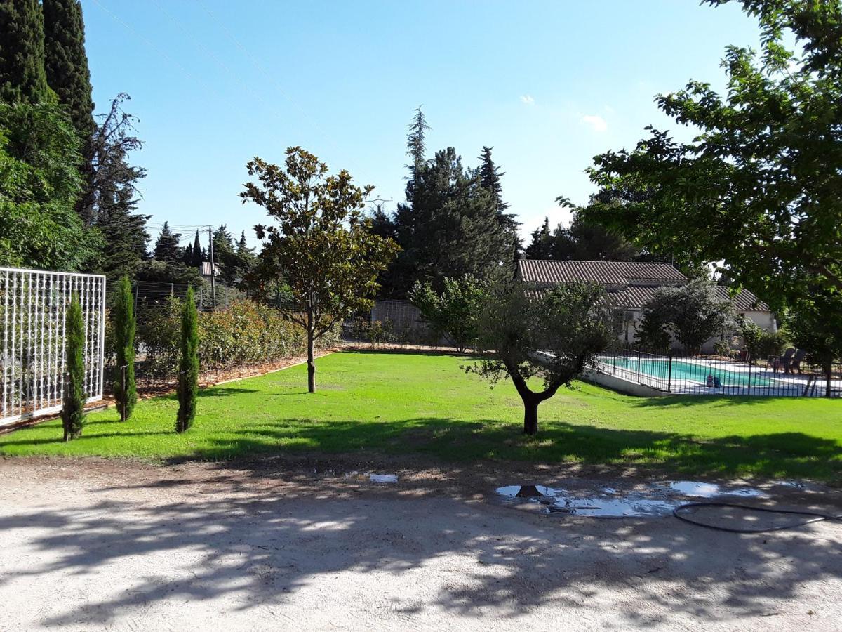 Villa La Bonbonne en Provence à Travaillan Extérieur photo