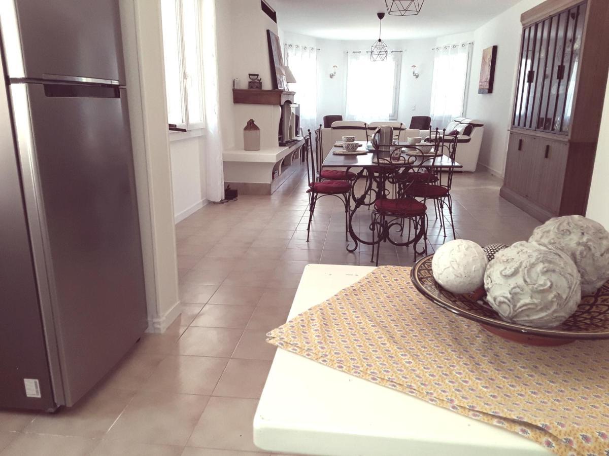 Villa La Bonbonne en Provence à Travaillan Extérieur photo