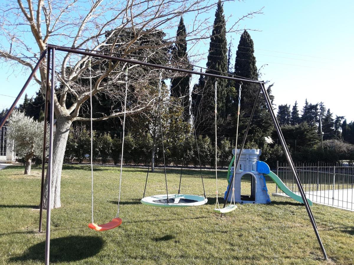 Villa La Bonbonne en Provence à Travaillan Extérieur photo